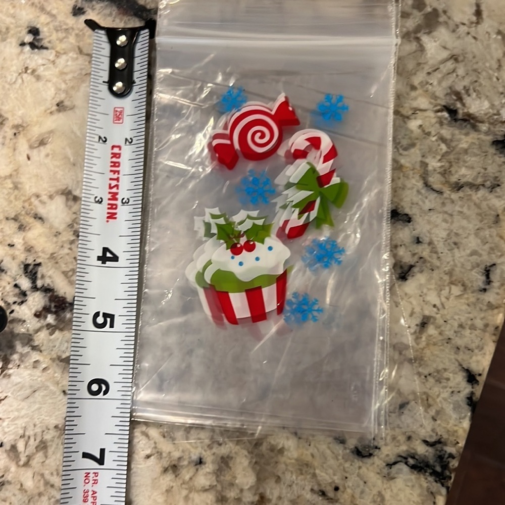Set of 7 Christmas holiday decor plastic ziploc closure treat favor bags 4” x 6” - Picture 2 of 3